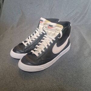 Nike Black and White Men's High-Top Sneakers